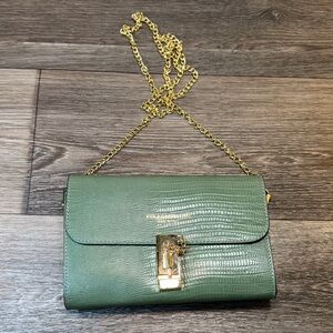 Viola Castellani Elegant Green Leather Shoulder Bag made in Italy